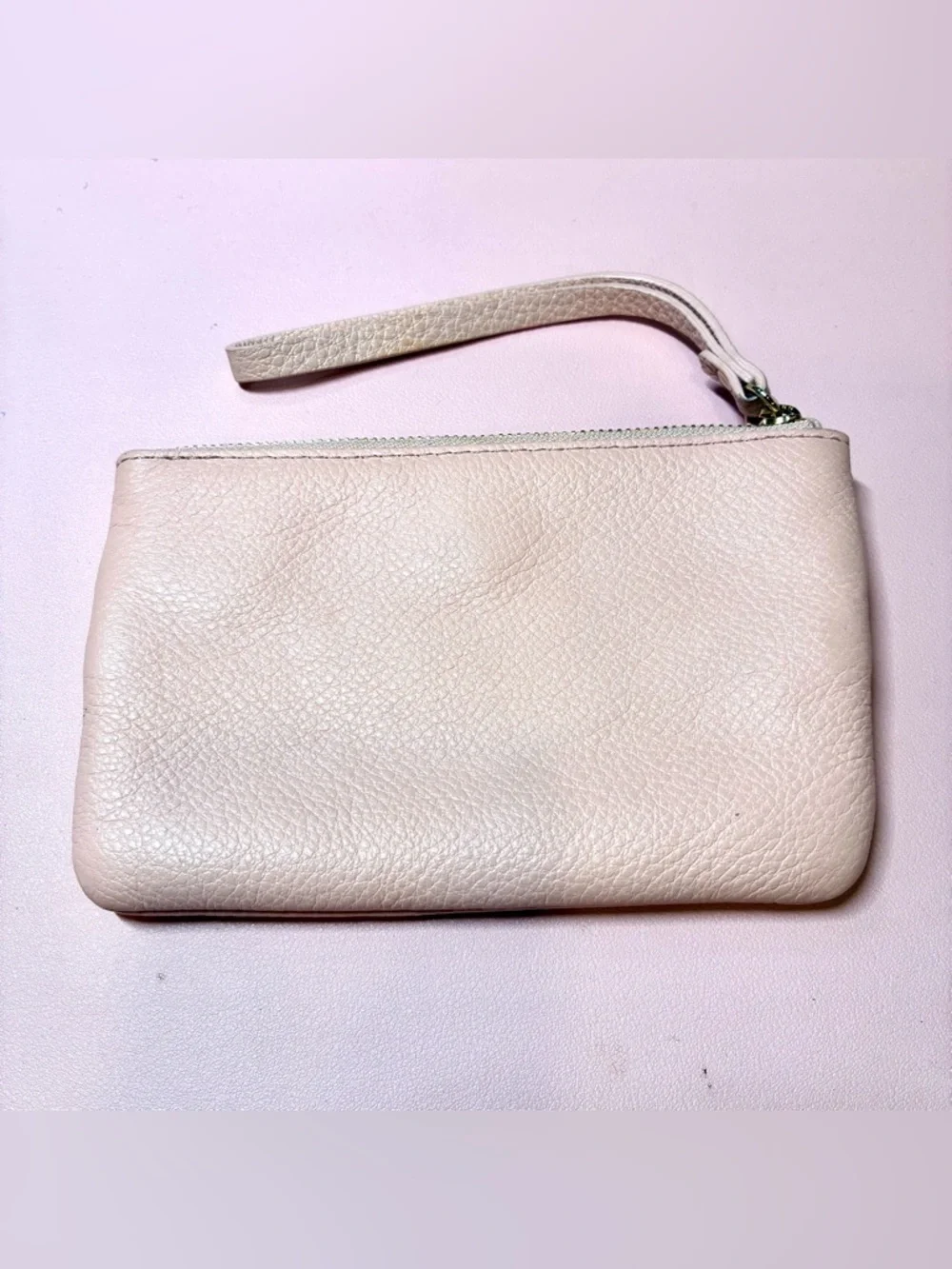 Preowned Kate Spade zip wallet wristlet